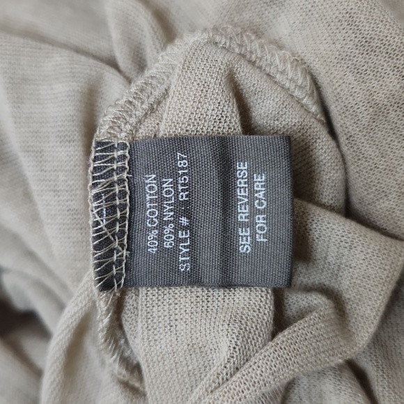 🔥ABSOLUTE FINAL💲⬇️Ryu Sheer Beige Top W/ Flower Appliqués, Size L ~ VGUC - Picture 6 of 8